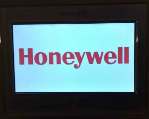 Picture of the Honeywell RTH9580WF Smart Thermostat, displaying the Boot screen.